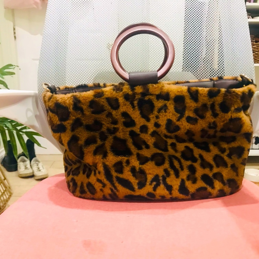 Medium faux fur brown leopard hand bag